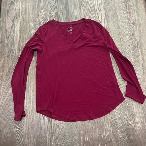 So Favorite V-Neck Top Long Sleeve Jersey Knit Stretch Pullover Red Size Small - Picture 1 of 4